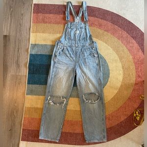 Levis distressed knee light wash vintage overalls size small